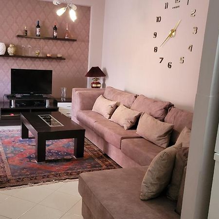 Charming Apartment Lushnjë Buitenkant foto